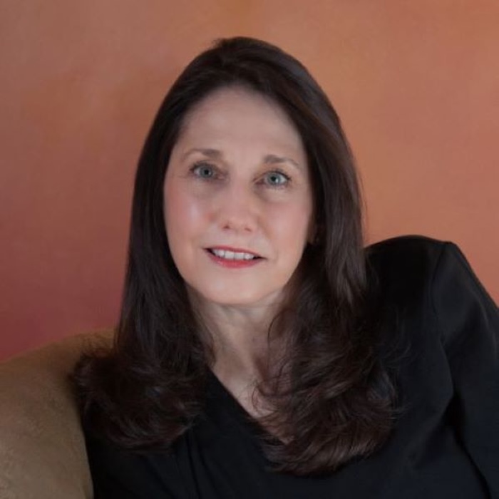 Headshot of Paula Santonocito
